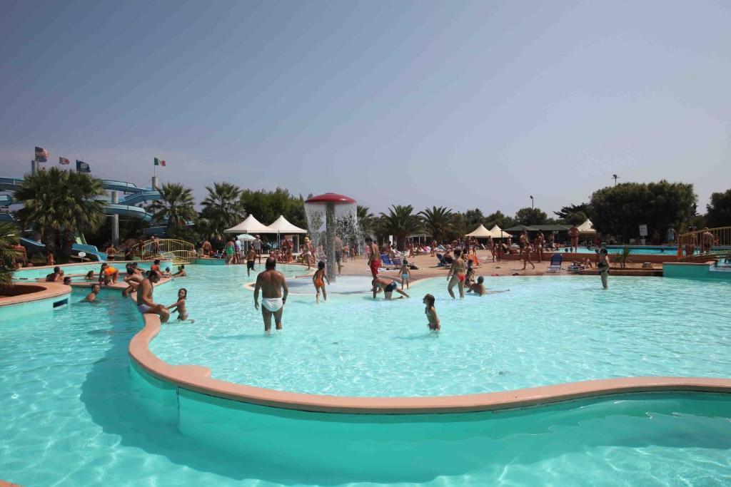 Camping Villaggio Lamaforca Торре-Санта-Сабіна Екстер'єр фото