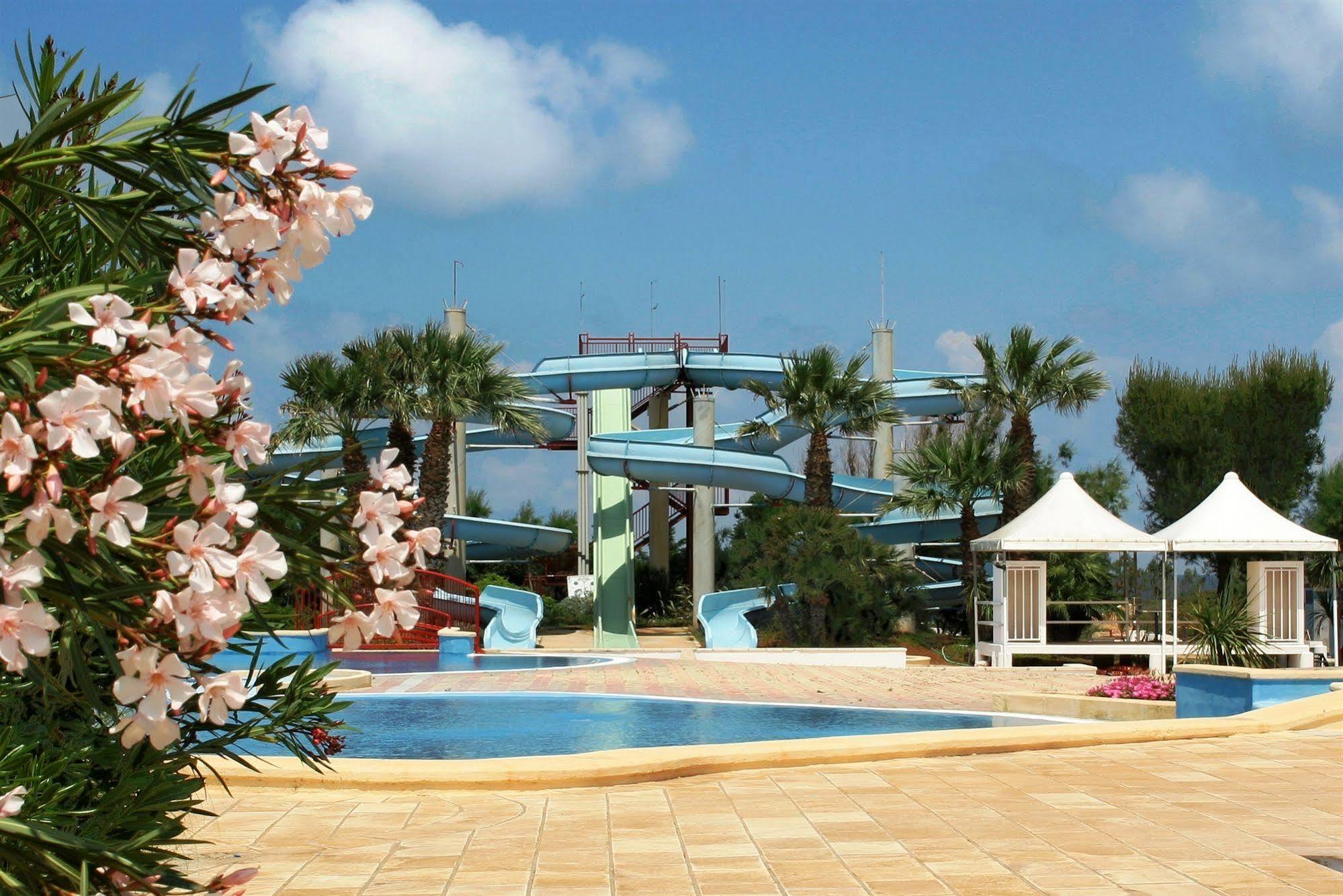 Camping Villaggio Lamaforca Торре-Санта-Сабіна Екстер'єр фото