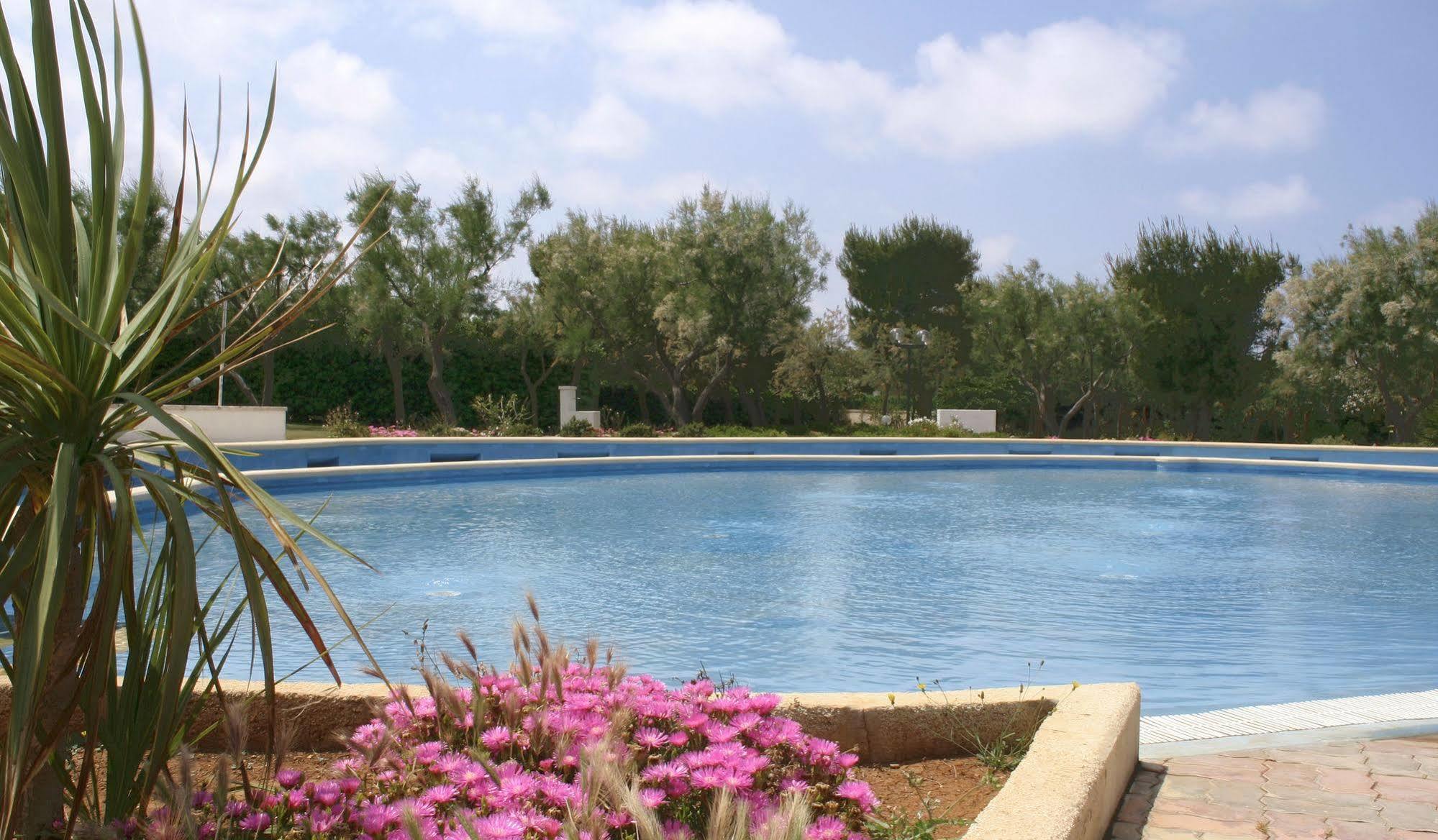 Camping Villaggio Lamaforca Торре-Санта-Сабіна Екстер'єр фото