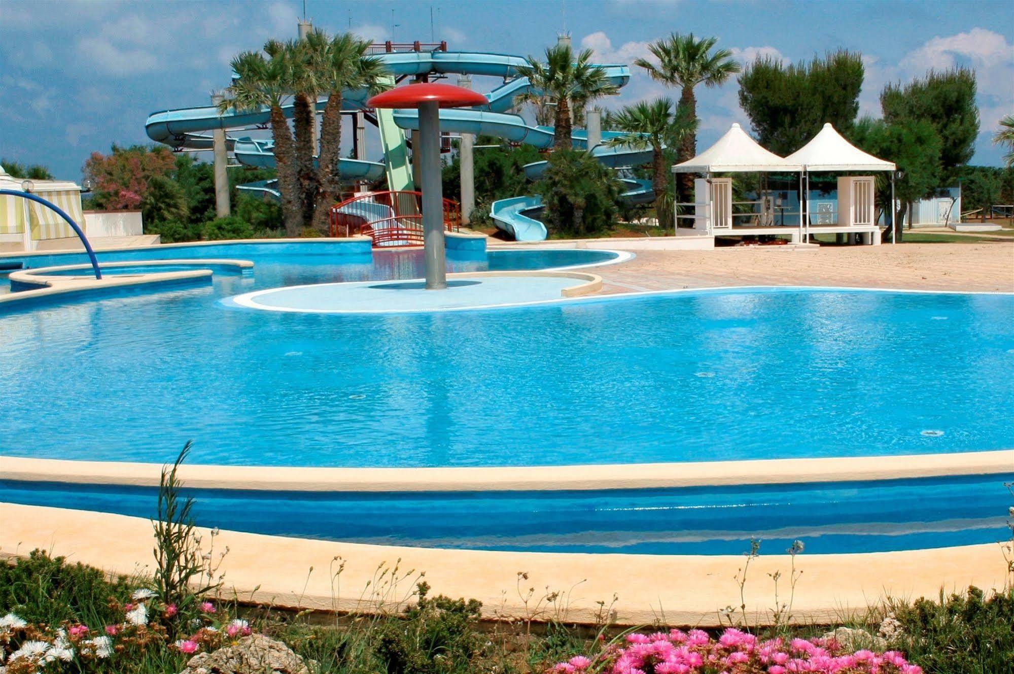 Camping Villaggio Lamaforca Торре-Санта-Сабіна Екстер'єр фото